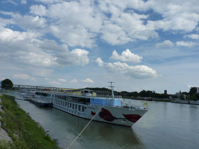 Donau / Bratislava - Schiff | Deutsch-Werden.de
