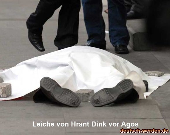 Leiche von Hrant Dink auf Str vor armenischen Agos Zeitung