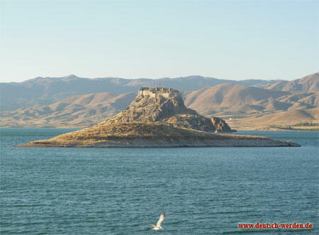 Dersim Pertek Burg-Insel